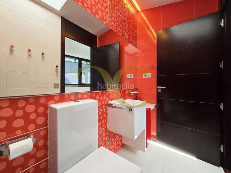 Foto 5c2bc4d4-b676-4700-b67c-2e7581c765f5. Casa la joya arquitectónica villa de lujo en Somió. en Gijón