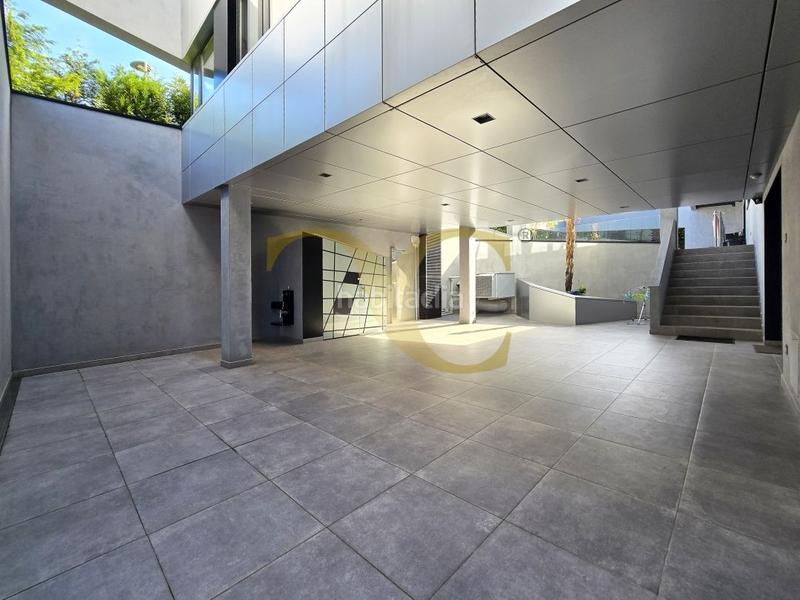 Foto 6c8641f3-4b7f-4ac4-a8b1-a7746d81087f. Casa la joya arquitectónica villa de lujo en Somió. en Gijón