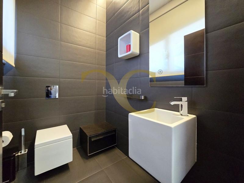 Foto 710e7b94-139a-4778-a7b1-54da22184dda. Casa la joya arquitectónica villa de lujo en Somió. en Gijón