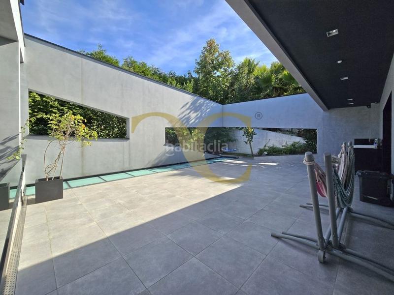 Foto 7561f75b-f416-40ce-bdaf-563963491e28. Casa la joya arquitectónica villa de lujo en Somió. en Gijón