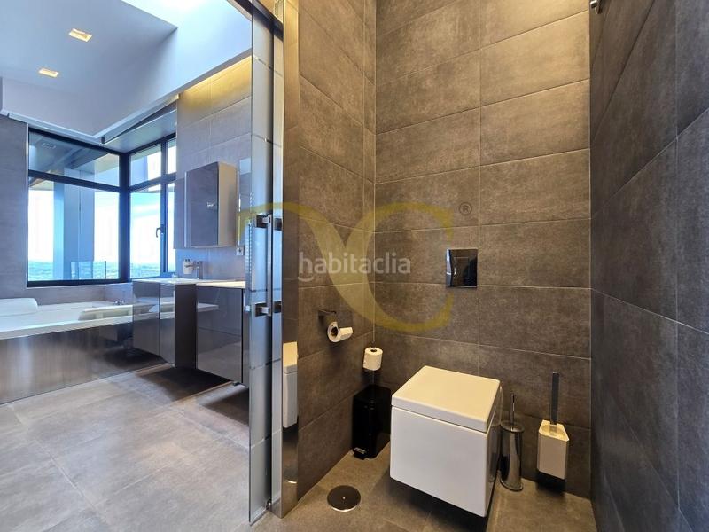 Foto 792ad758-a4ee-4c92-8b85-fa0fb9fb77b6. Casa la joya arquitectónica villa de lujo en Somió. en Gijón