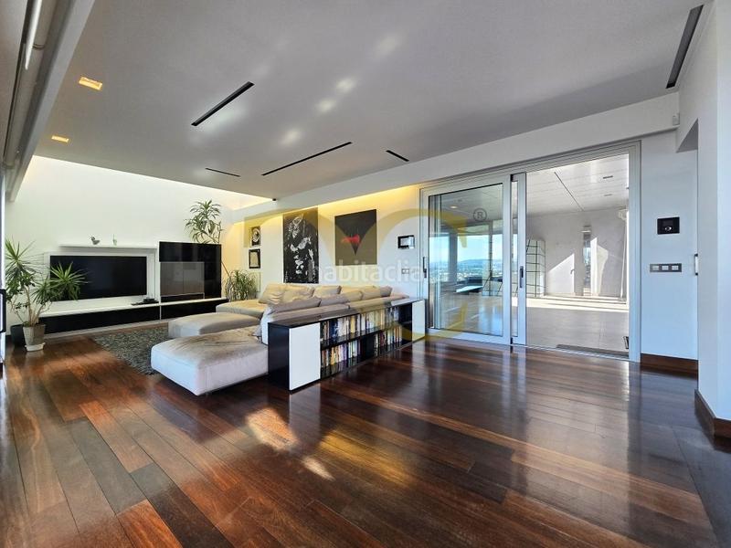 Foto ceaf6e21-698d-499c-900e-3cd9c85d427d. Casa la joya arquitectónica villa de lujo en Somió. en Gijón