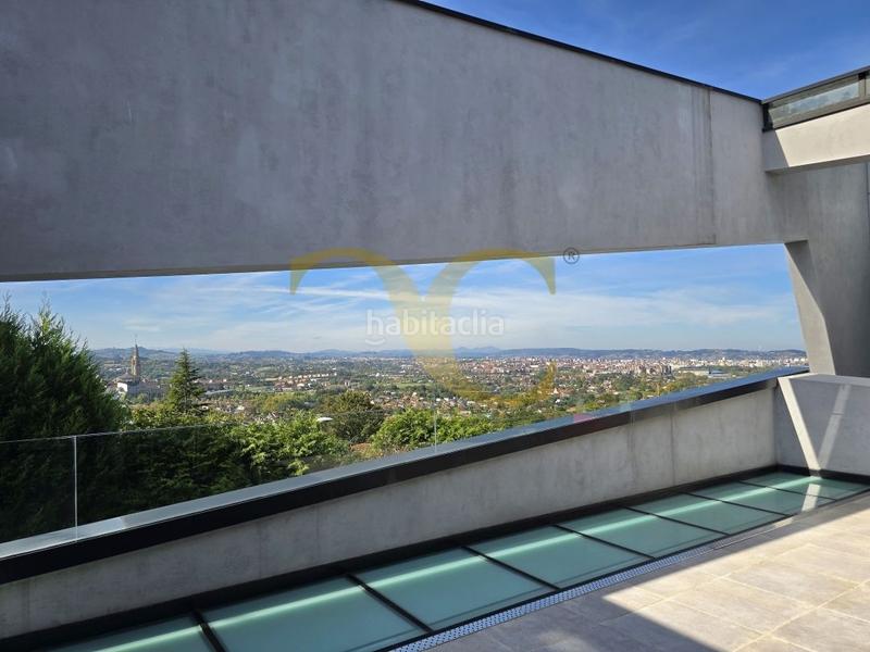 Foto f74f93f9-8265-4536-b942-3a13044ec954. Casa la joya arquitectónica villa de lujo en Somió. en Gijón