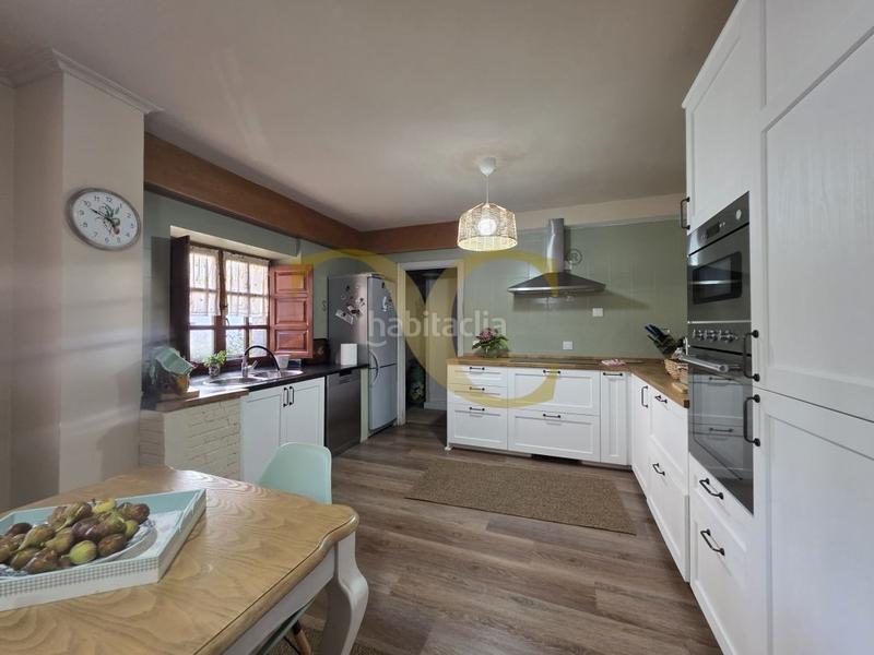 Foto bd5e428c-de18-413e-a1db-15cfb254a178. Maison avec chauffage dans Cué-San Roque-Andrín Llanes