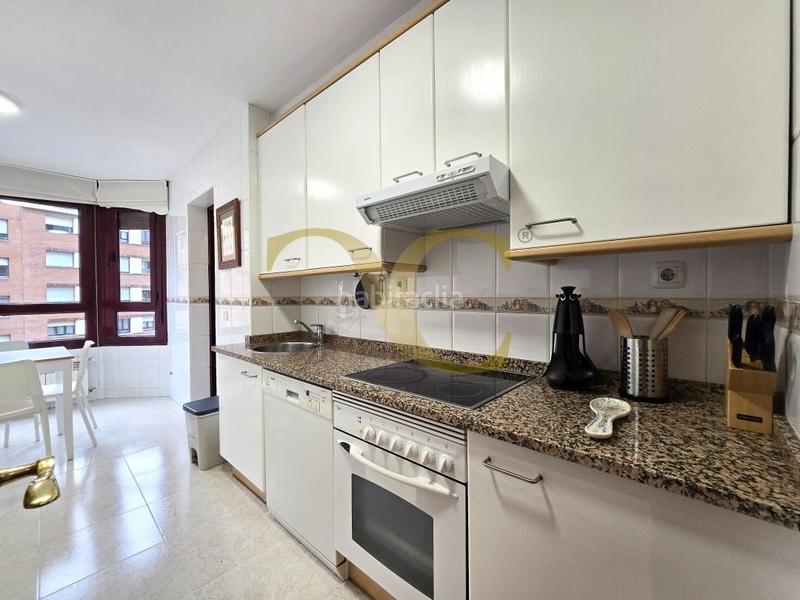 Foto 132c34bc-975d-470d-979e-4a15e34476ec. Appartement avec chauffage parking dans Vallobín Oviedo