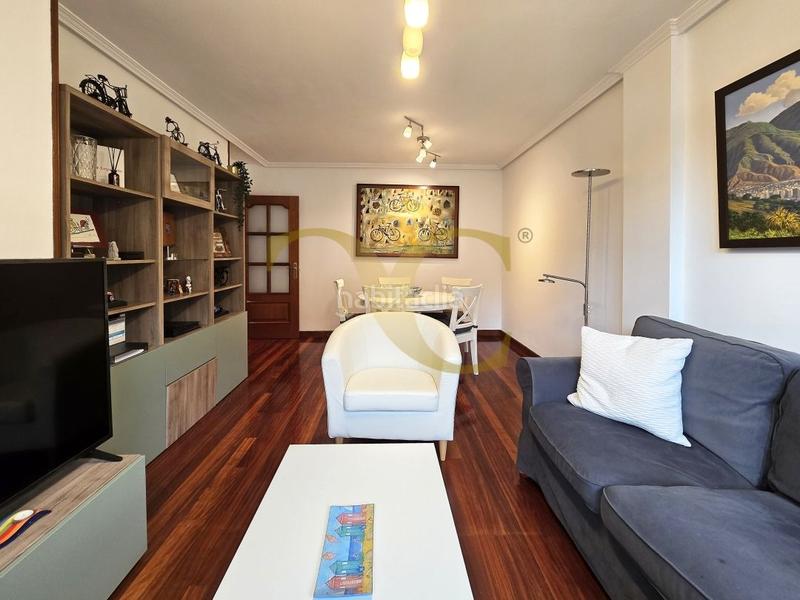 Foto 1d4c0264-5e35-4e21-a912-ace03fb5e318. Appartement avec chauffage parking dans Vallobín Oviedo