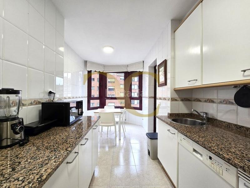 Foto 5a70ec68-0371-4013-90b4-625dbb5197f1. Appartement avec chauffage parking dans Vallobín Oviedo