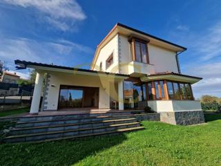 Chalet  Parres. Impecable, rodeada de naturaleza y con vistas abiertas al mar ca