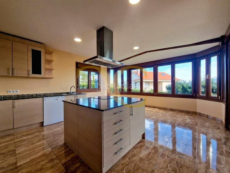 Foto 01416615-3590-4030-a29f-9c310e25b6b9. Chalet impecable, rodeada de naturaleza y con vistas abiertas al mar cantábrico. en Llanes