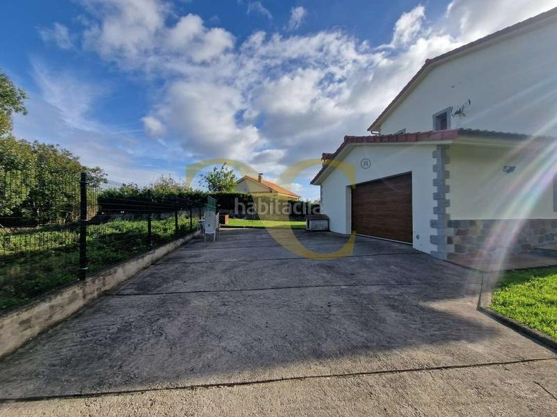 Foto 54fe7254-06f5-424a-898e-a2fcda65cc2b. Chalet impecable, rodeada de naturaleza y con vistas abiertas al mar cantábrico. en Llanes