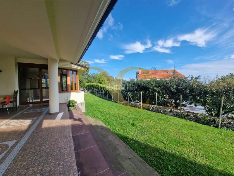 Foto 9d253153-8d6f-4aaf-bd5e-562a7883524e. Chalet impecable, rodeada de naturaleza y con vistas abiertas al mar cantábrico. en Llanes