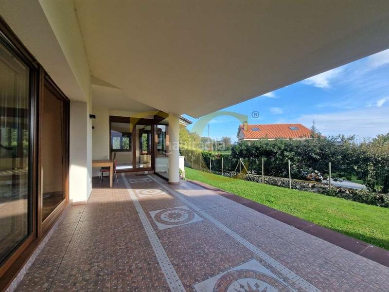 Foto a04cf699-bf3b-4f06-ba6e-3ec5db33f271. Chalet impecable, rodeada de naturaleza y con vistas abiertas al mar cantábrico. en Llanes