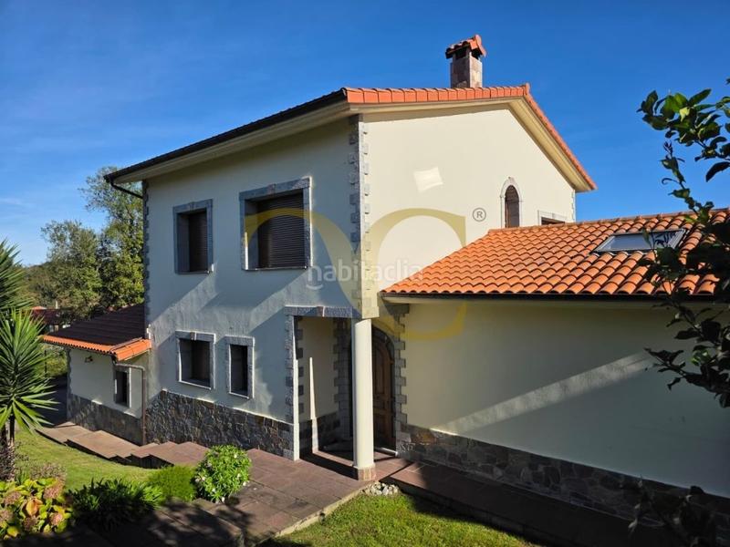 Foto d70047ad-8ae7-45d2-9551-607349c6b1bc. Chalet impecable, rodeada de naturaleza y con vistas abiertas al mar cantábrico. en Llanes