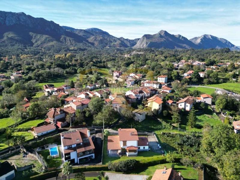 Foto efe81027-72e7-4381-aa60-936da6a1c204. Chalet impecable, rodeada de naturaleza y con vistas abiertas al mar cantábrico. en Llanes