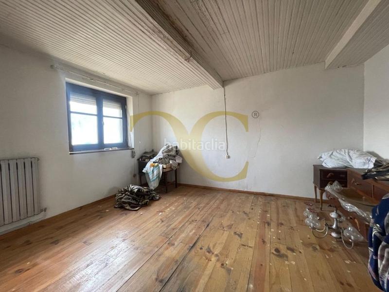 Foto 18771ade-5a17-4194-93ed-2a268d0fce96. House with heating parking in Parres