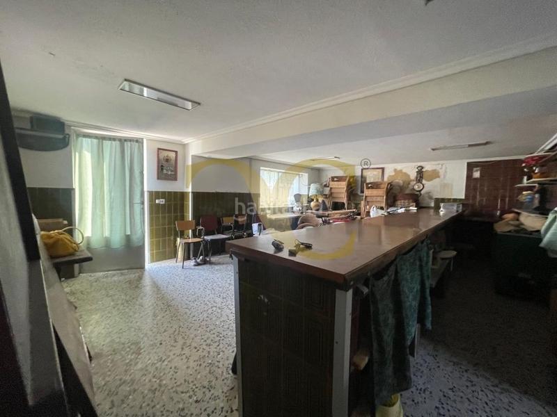 Foto 38c7740a-3235-4d3d-a5c6-5358cbf3789e. House with heating parking in Parres