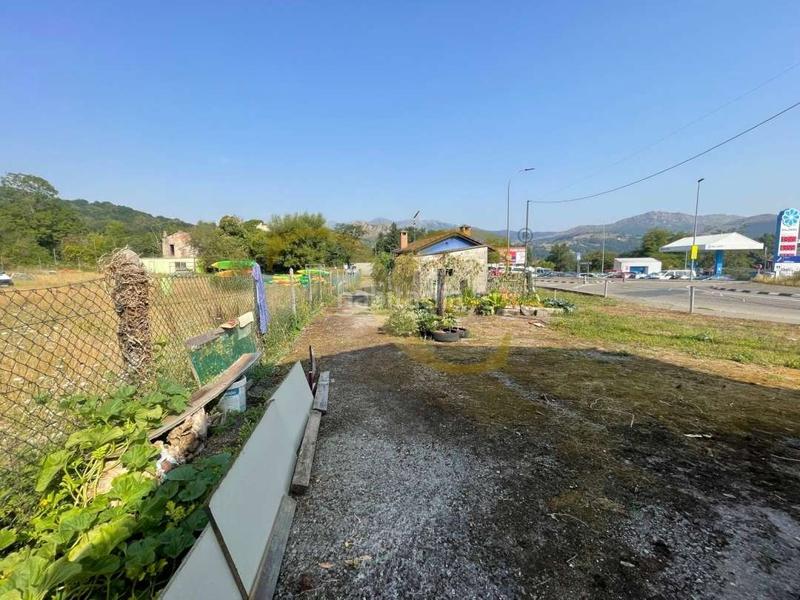 Foto 40245cfb-0f97-46ad-b754-03e4ccb4876d. House with heating parking in Parres