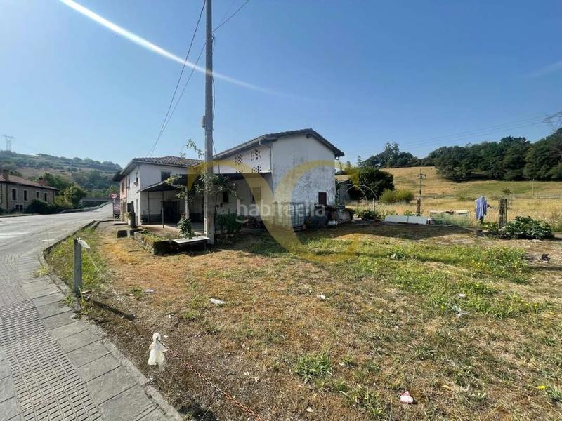 Foto 52790f73-2de4-4eec-bf5e-7f932e77fa1e. House with heating parking in Parres