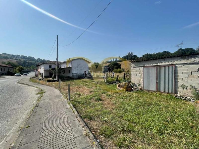 Foto 82115f78-d046-4917-ac8f-06e40c1c8d05. House with heating parking in Parres