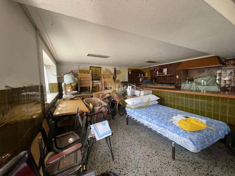 Foto cc9a1f10-92b9-4c35-b70d-f192640f6670. House with heating parking in Parres