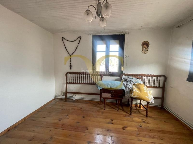 Foto e516fe95-872d-43c2-8a1a-1174432b13da. House with heating parking in Parres