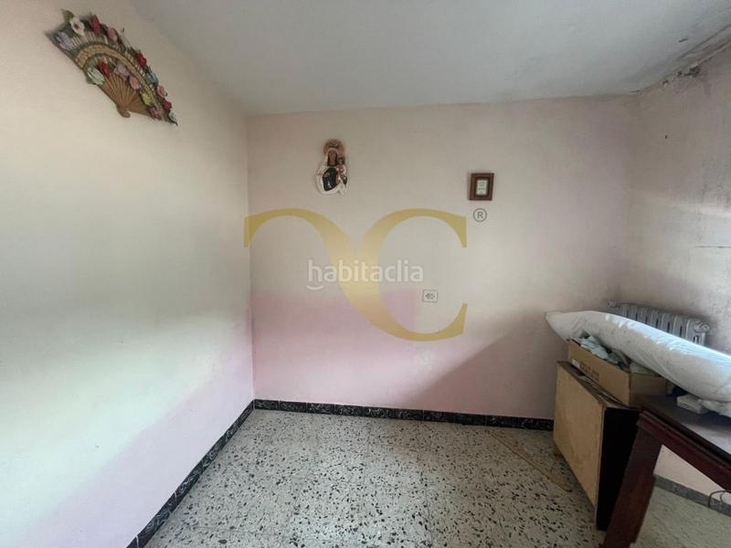 Foto f9a32424-e4ce-480c-a9d8-8ee6ac5cfe19. House with heating parking in Parres