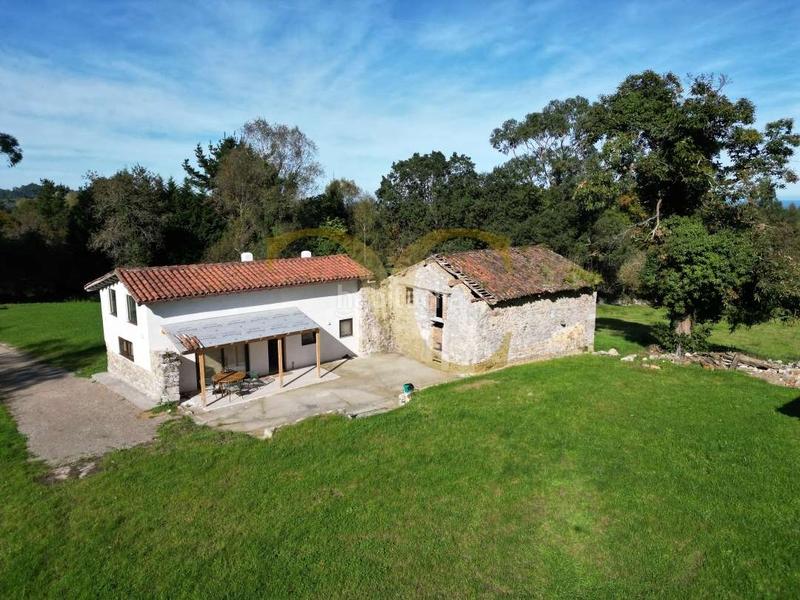 Foto 6104b96d-b411-420f-a9a1-4ad3eadaa8f9. Casa espectacular propiedad a 4 kilómetros del centro . en Llanes