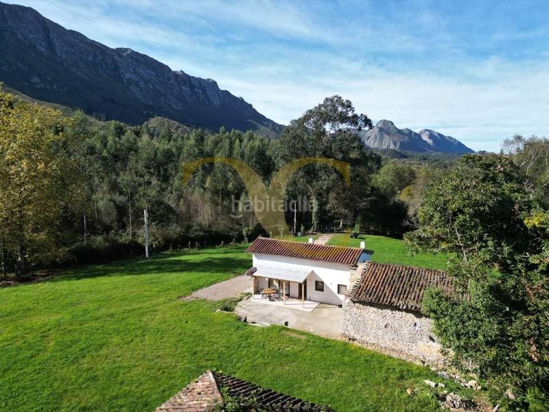 Foto a06c28fb-facc-4bba-9121-9d90049aa7e0. Casa espectacular propiedad a 4 kilómetros del centro . en Llanes
