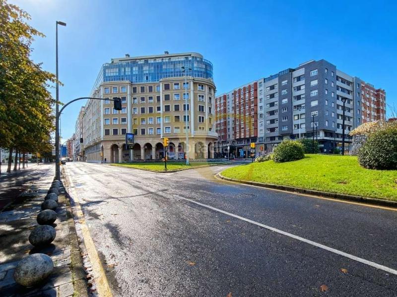 Foto 3682bcf8-799e-4816-ab74-de07d662f0bc. Pis amb calefacció aparcament a Centro Gijón