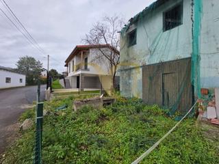 Haus  Parres. Estrene casa con jardín con bonitas vistas al cuera y próxima a