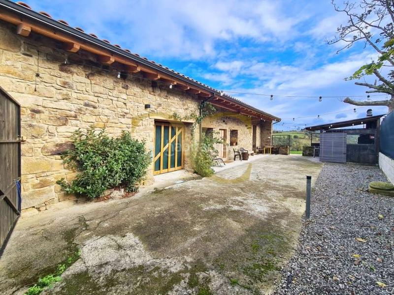 Foto ae7a28df-16a5-4194-8583-61bac59a8729. Casa con riscaldamento parcheggio in Quintes - Arroes Villaviciosa