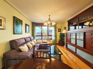 Piso  Avenida de josé manuel palacio álvarez. Magnífico piso a pocos metros de la playa de poniente.