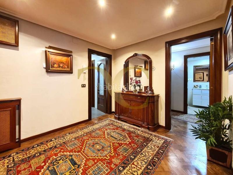 Foto 1085b999-8ac5-472e-aeef-fbc2366e7a93. Etagenwohnung mit heizung in Centro Gijón