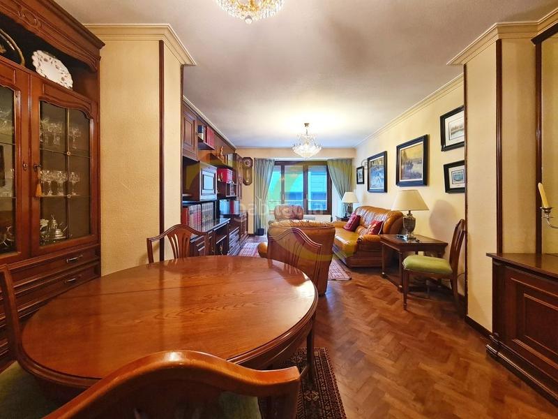 Foto 179f73f3-5972-45f6-9df7-b9571d90bf6a. Etagenwohnung mit heizung in Centro Gijón