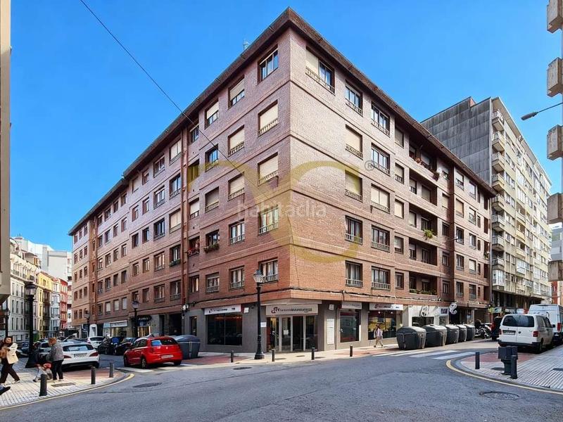 Foto 3fd3b2a4-dcd2-4305-aff9-fe57deac5e75. Etagenwohnung mit heizung in Centro Gijón