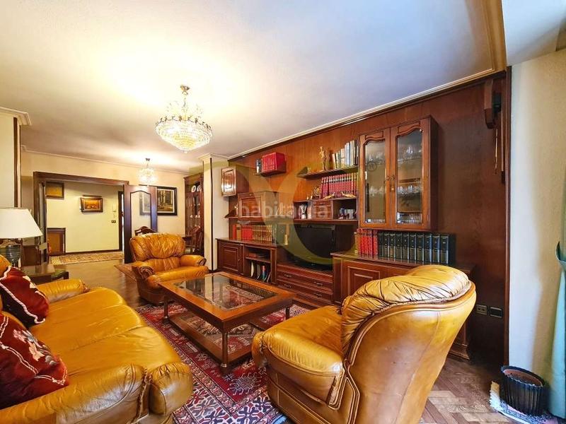 Foto 4801dc2d-d45c-40ea-8589-f7bdc72876b0. Etagenwohnung mit heizung in Centro Gijón