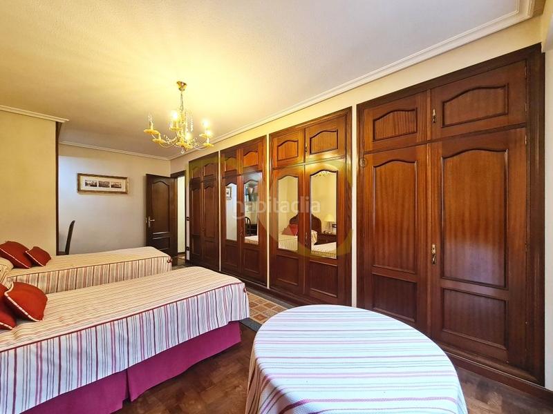 Foto 86163921-7a3b-47b1-8cbf-9d06d8203f48. Etagenwohnung mit heizung in Centro Gijón