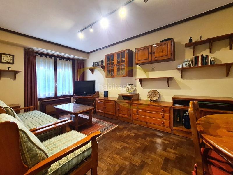 Foto b824dbc1-c475-4425-85b2-f3f6e4d31636. Etagenwohnung mit heizung in Centro Gijón