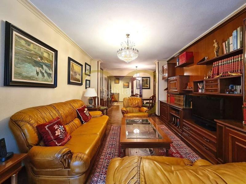 Foto d0147934-f35d-4f37-9e79-6c42cfadb470. Etagenwohnung mit heizung in Centro Gijón