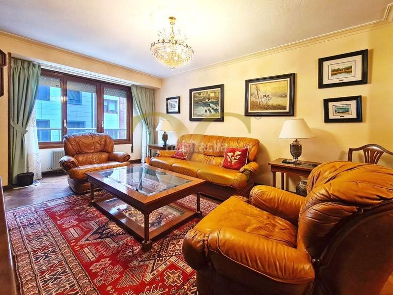 Foto fec13f6d-96f7-47d1-b93a-a710876661f9. Etagenwohnung mit heizung in Centro Gijón