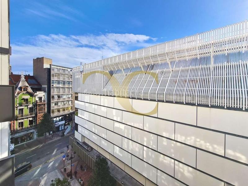 Foto 06c87de2-83e5-4aeb-9663-0fd4deb4885d. Alquiler piso estupendo piso en pleno centro . en Oviedo