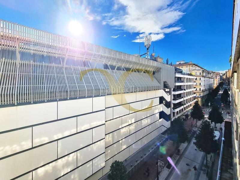 Foto 00bdb2a5-bb0c-452b-a198-2a4f6fdcf2a5. Rent flat with heating in Parque San Francisco - Uría Oviedo