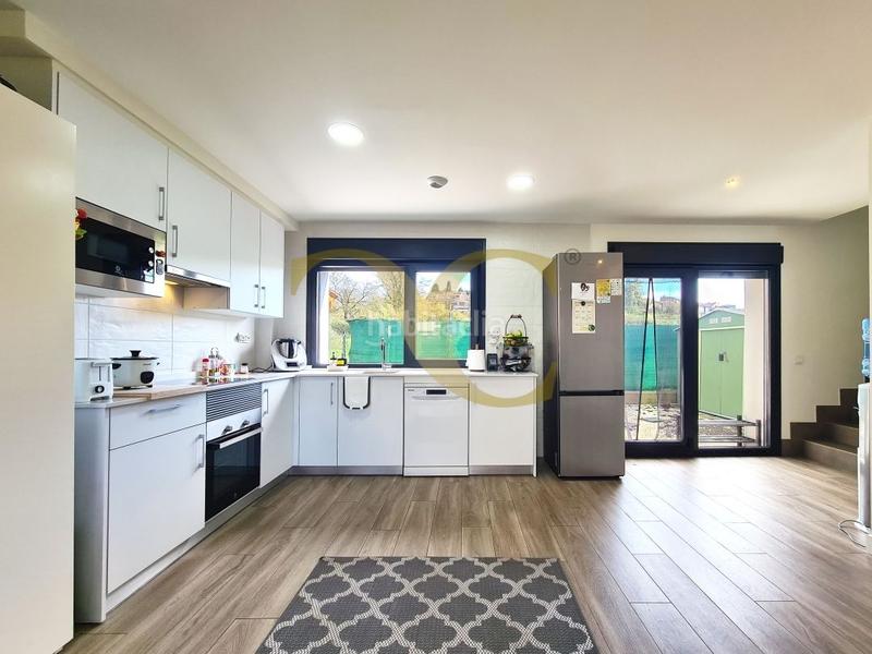 Foto 5eff665a-649b-4d04-b1c5-d99c8b8fb94c. Semi detached house with heating in Noreña