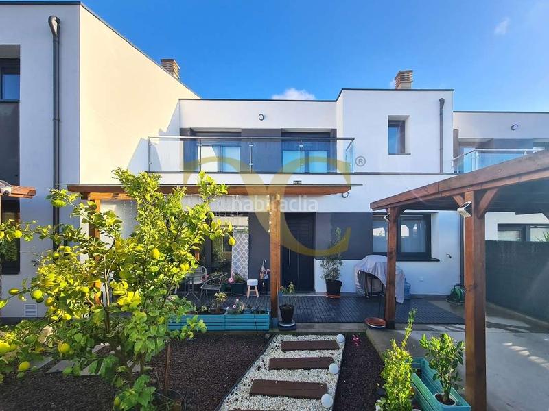 Foto 86fbf26c-0efc-4b26-a745-5cb0c048fda4. Semi detached house with heating in Noreña