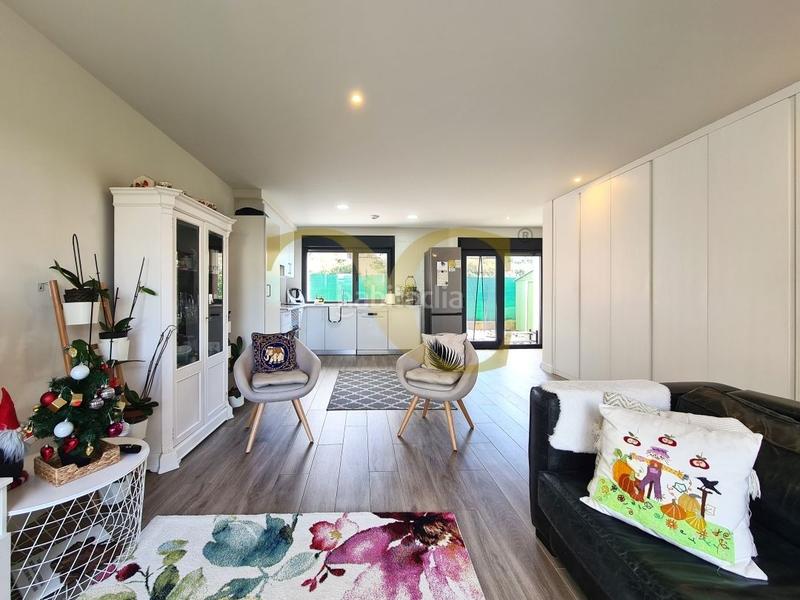 Foto d9df66d9-ff27-4b1c-badc-d4cf80899950. Semi detached house with heating in Noreña