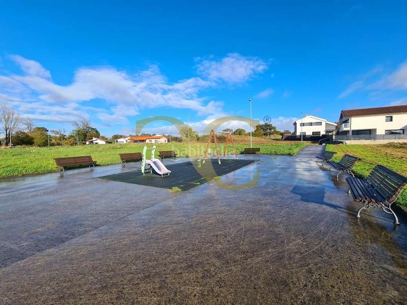 Foto f0db2549-a078-4c46-a600-a3ad30035a88. Semi detached house with heating in Noreña