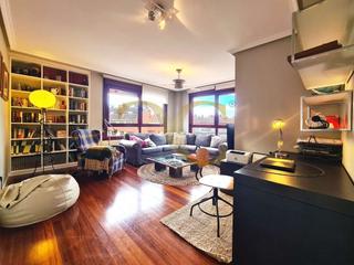 Appartement  Calle luis riera posada. Gran piso familiar en urbanización y a un paso del centro.