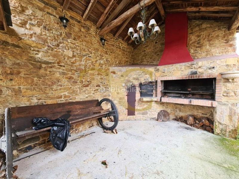 Foto 0f6d40b0-6923-4700-be2f-7b8b050682a4. Xalet amb aparcament a Valdés