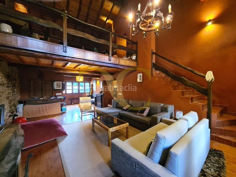 Foto 1a081c6c-4848-4fa5-92ad-fa907000fed2. Xalet amb aparcament a Valdés