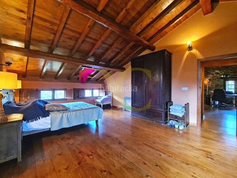 Foto 48811f7f-b37d-4f35-a9a6-580cd32378f8. Xalet amb aparcament a Valdés